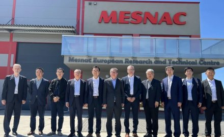 商务部欧洲司司长余元堂一行到8868体育欧洲研发中心调研