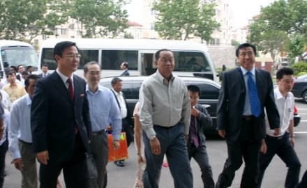 缅甸国家和平与发展委员会第一秘书长丁昂敏乌一行到8868体育考察