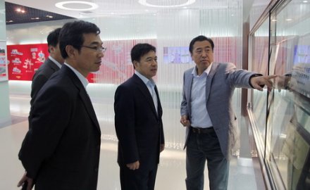 青岛市委副书记王伟到8868体育调研